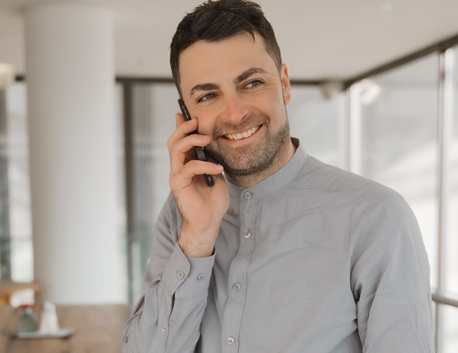 Professionelles Social Media Design: Beispiele erfolgreicher Designumsetzungen für verschiedene Kunden auf Plattformen wie Instagram, LinkedIn und TikTok, optimiert für maximale Reichweite und Sichtbarkeit