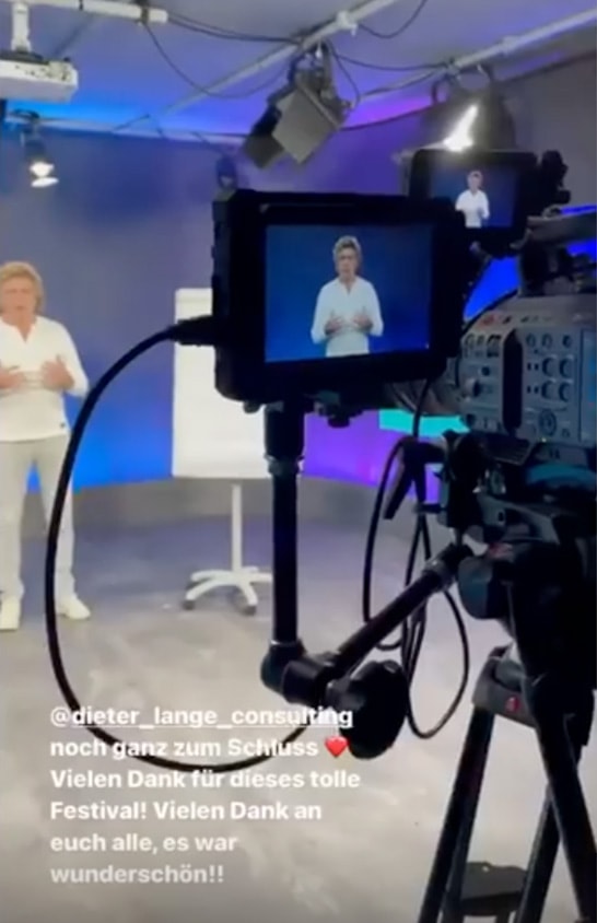Dieter Lange hinter der Kamera bei der Aufzeichnung von Youtube Social Elementen